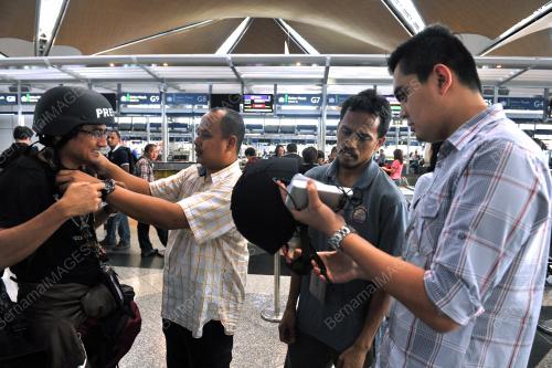 PTJ85_18072014_MH17