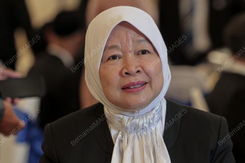 DATUK HAJAH AZIZAH HAJI NAWAWI