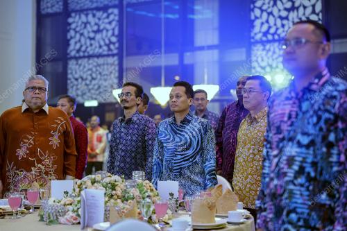 NIK NAZMI NIK AHMAD