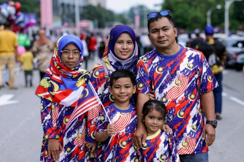 PENGUNJUNG HARI SAMBUTAN MERDEKA