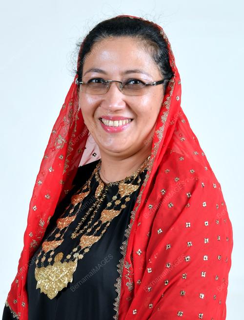 DATUK HANIFAH HAJAR TAIB