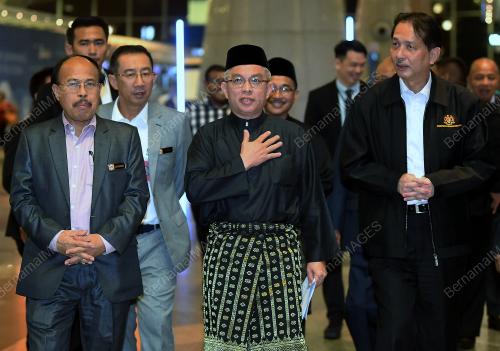 DATUK SERI DR ADHAM BABA