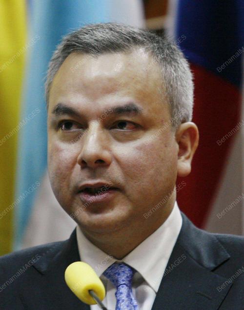 RAJA DR NAZRIN SHAH