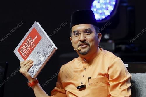 DATUK DR ASYRAF WAJDI DUSUKI