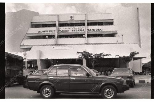 Pelancong Melawat Terengganu