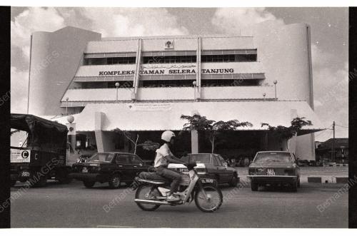Pelancong Melawat Terengganu