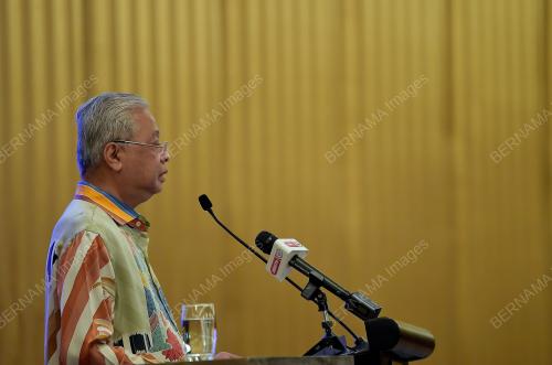 DATUK SERI ISMAIL SABRI YAAKOB