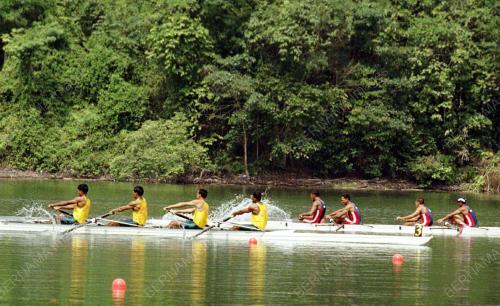 RO01-10_09_2001_ROWING_10092001
