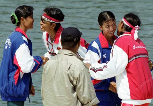 RO05-12_09_2001_ROWING_02022016