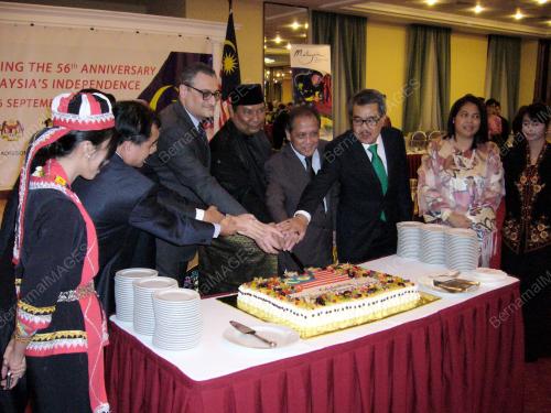 RUS01_17092013_HARI_MALAYSIA