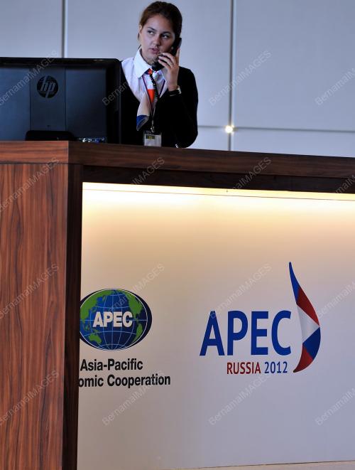 RUS02_03092012_APEC