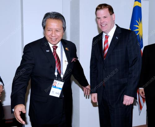 RUS02_06092012_APEC