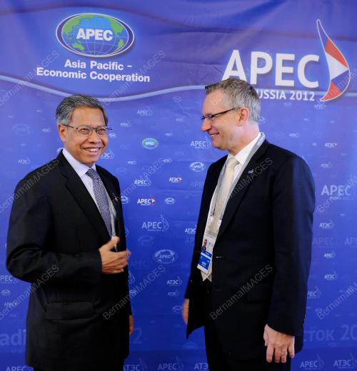 RUS02_07092012_APEC