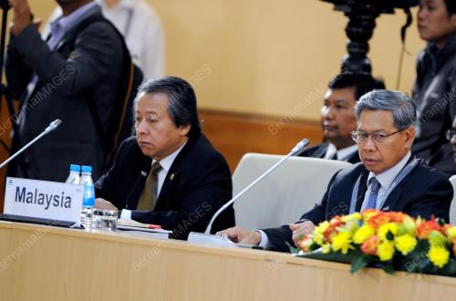 RUS03_05092012_APEC
