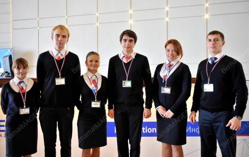 RUS06_03092012_APEC