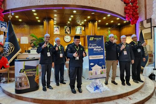 DATUK DR MOHD NA'IM MOKHTAR