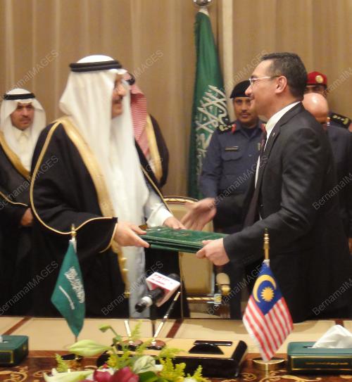 DATUK SERI HISHAMMUDDIN TUN HUSSEIN