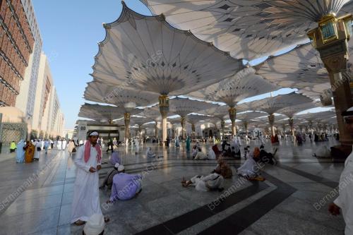 SAU02_07102013_MASJID_NABAWI
