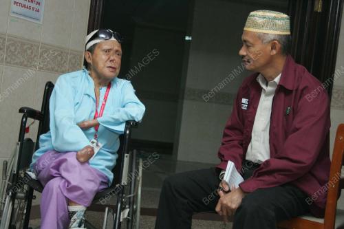 WARGA EMAS
