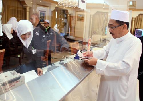 SAU02_18092012_HAJI