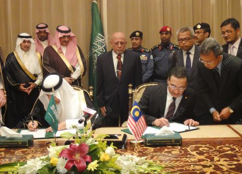 DATUK SERI HISHAMMUDDIN TUN HUSSEIN