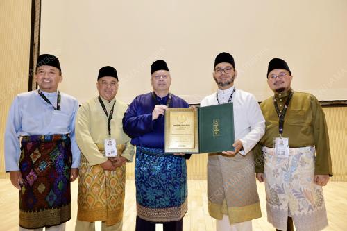 ANUGERAH LABBAITOM