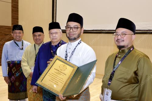 ANUGERAH LABBAITOM