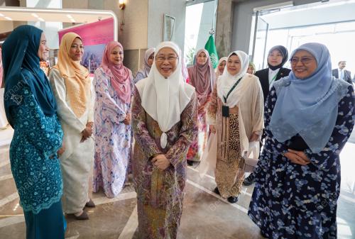 DATUK SERI DR WAN AZIZAH WAN ISMAIL