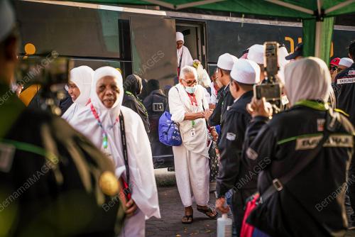JEMAAH HAJI PERTAMA MUSIM 1445H/2024