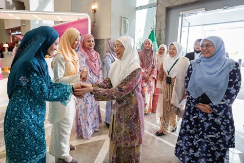 DATUK SERI DR WAN AZIZAH WAN ISMAIL