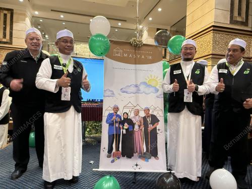 DATUK DR MOHD NA'IM MOKHTAR