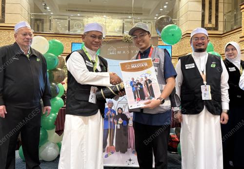 DATUK DR MOHD NA'IM MOKHTAR