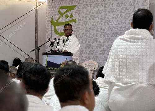 DATUK DR MOHD NA'IM MOKHTAR