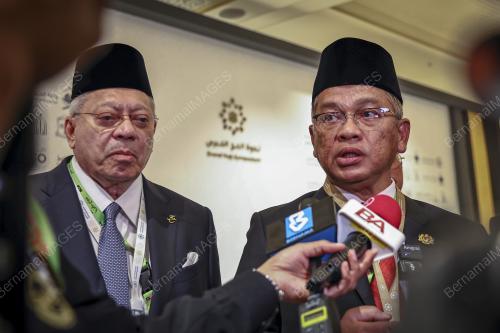 DATUK DR MOHD NA`IM MOKHTAR