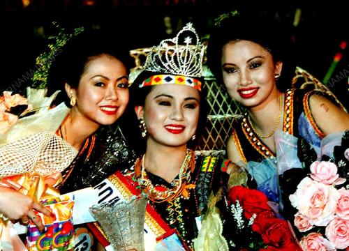 RATU UNDUK NGADAU 2000