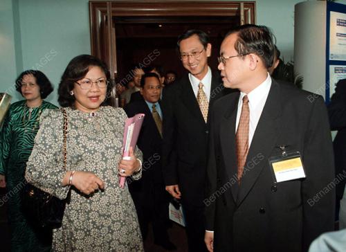 SB01-18_06_2001_RAFIDAH_AZIZ_27012016