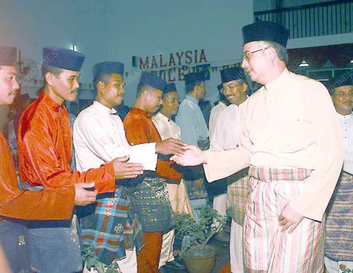 SB01-301101_NAJIB_-_TENTERA_17022016