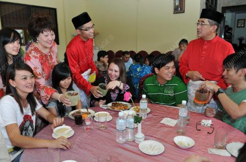 RUMAH TERBUKA HARI RAYA