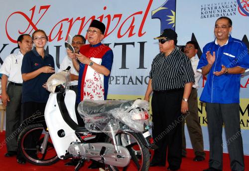 SB01_01092012_KOMUNITI