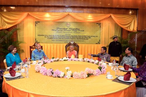 SB01_01092019_AGONG_TAWAU