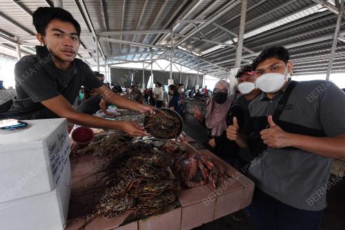 PERSIAPAN BERBUKA PUASA