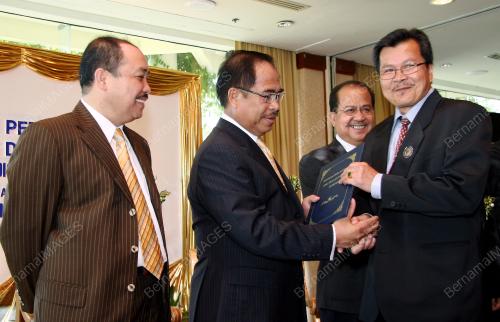 DATUK YAHYAH HUSSIN