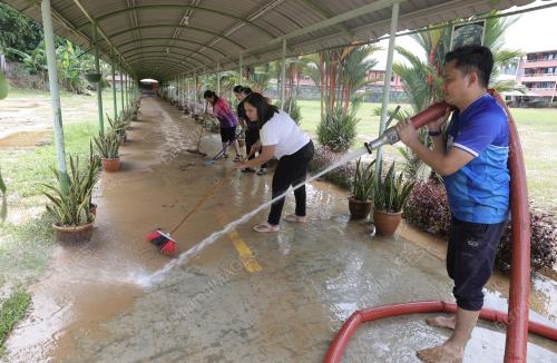 PEMBERSIHAN SEKOLAH ST MICHAEL PENAMPANG