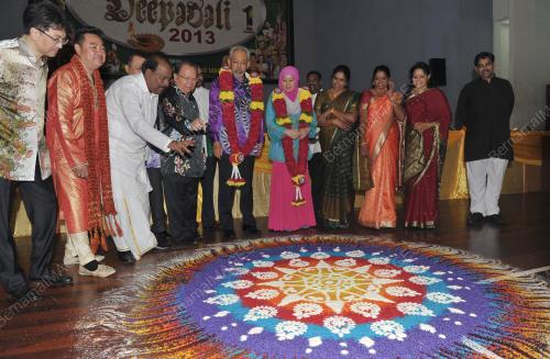 SB01_03112013_DEEPAVALI