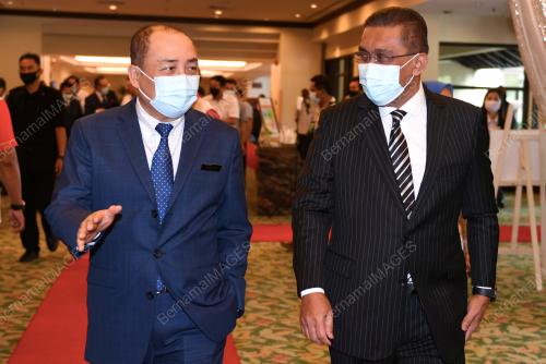 DATUK HAJIJI NOOR