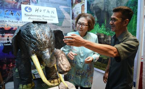 DATUK CHRISTINA LIEW