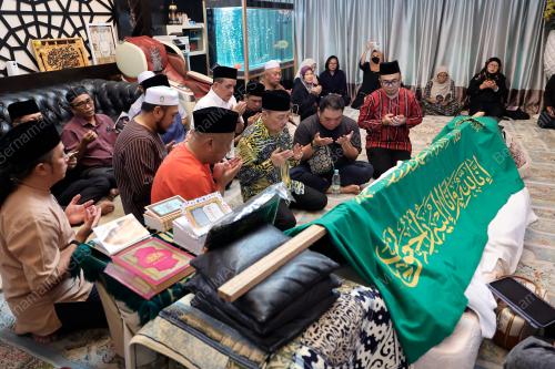 DATUK HAJIJI NOOR