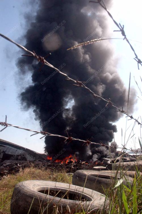 KILANG TAYAR TERBAKAR