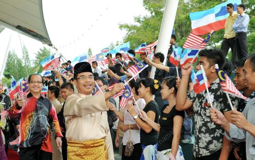 SB01_06082012_MERDEKA