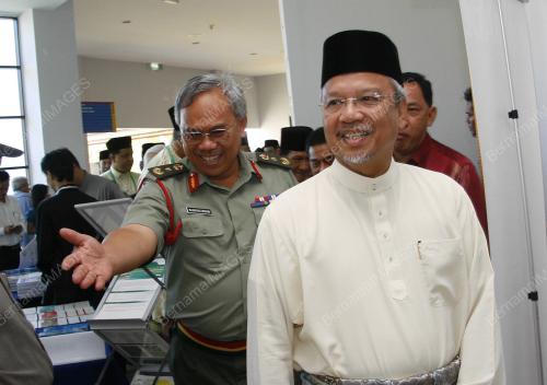 AHMAD HUSNI MOHAMAD HANADZLAH